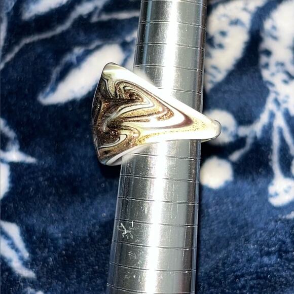 Rare Murano Style Glass Swirls Ring Gold White Black - Picture 7 of 8